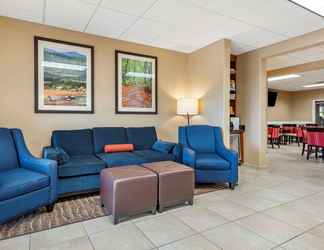 Lobby 2 Comfort Inn & Suites Barnesville - Frackville
