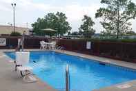 Swimming Pool Days Inn by Wyndham Greenville South/Mauldin