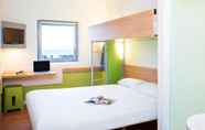 Bedroom 6 ibis budget Birmingham International Airport - NEC