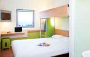 Bedroom 6 ibis budget Birmingham International Airport - NEC