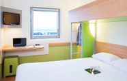 Bedroom 5 ibis budget Birmingham International Airport - NEC