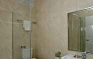 In-room Bathroom 3 Comfort Hotel Parklands Calliope