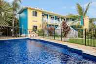 Swimming Pool Coral Inn Boutique Resort