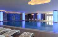 Swimming Pool 2 Wyndham Grand Istanbul Europe