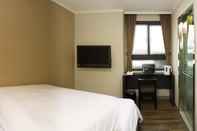 Bilik Tidur Garden Hotel Taichung