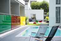 Swimming Pool Das Eckert