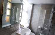Toilet Kamar 7 Bowburn Hall Hotel