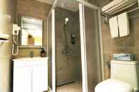 In-room Bathroom Ximen Holiday Fun Hotel