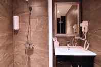 In-room Bathroom Hotel 6 - Ximen