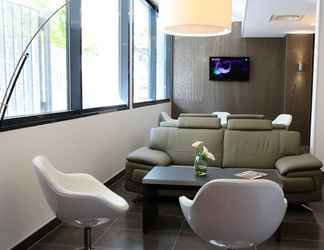 Lobi 2 All Suites Appart Hôtel Orly Rungis