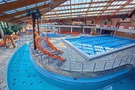 Swimming Pool Park Hotel Pruhonice