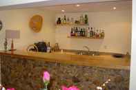 Bar, Cafe and Lounge Villa D'Arcos