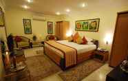 Bedroom 2 Jagmandir Island Palace