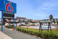 Exterior Motel 6 Cranbrook, BC