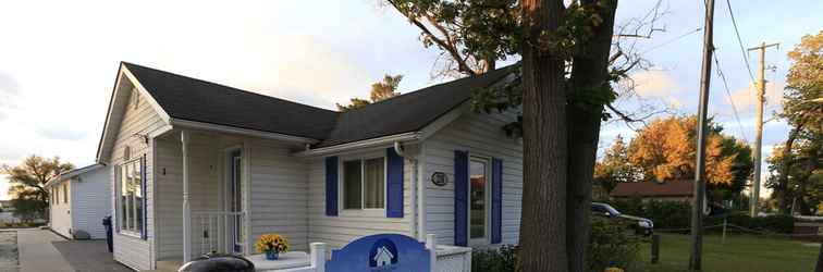 Exterior Riverfront Cottages