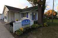 Exterior Riverfront Cottages