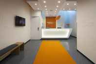 Lobi easyHotel Rotterdam City Centre