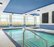 Swimming Pool 7 Four Points by Sheraton Edmonton International Airport