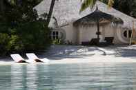 Swimming Pool Nika Island Resort & Spa