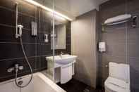 Toilet Kamar Royal Garden Hotel