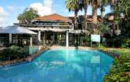 Swimming Pool 2 Emerald Inn