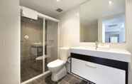 In-room Bathroom 3 Astra Apartments - Paramatta