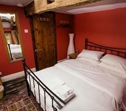 Bedroom 4 The White Lion Inn