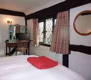 Bilik Tidur 3 Bed and Breakfast Dunsfold