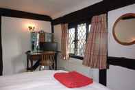 Bedroom Bed and Breakfast Dunsfold