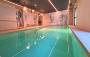 Hồ bơi 2 Qualys-Hotel Et Spa De Vannes
