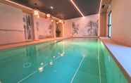 Kolam Renang 2 Qualys-Hotel Et Spa De Vannes
