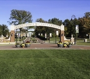 Exterior 6 Kent State University Hotel and Conference Center