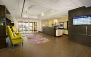 Lobby 4 Hampton Inn & Suites Buffalo Airport
