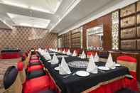 Functional Hall Days Hotel by Wyndham Panipat