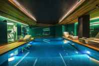 Swimming Pool Lasagrada Hotel Istanbul