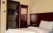 Kamar Tidur 6 Qasr Alazzizia Hotel