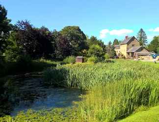 Exterior 2 Haselbury Mill Hotel and Restaurant