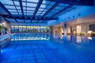 Swimming Pool Crowne Plaza Yiwu Expo, an IHG Hotel