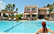 Kolam Renang 2 Naturist Angel Nudist Hotel - Adults Only