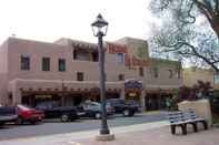 Bangunan Hotel La Fonda Taos