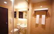 In-room Bathroom 7 Kindness Hotel Liouhe Night Market Qixian