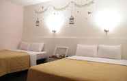 Kamar Tidur 4 Ting B&B Hotel