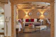 Ruang untuk Umum Swiss Alpine Hotel Allalin