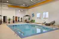Swimming Pool Microtel Inn & Suites by Wyndham Weyburn