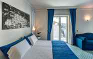 Kamar Tidur 5 Grand Hotel Riviera