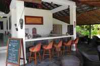 Bar, Cafe and Lounge Minang Cove Resort