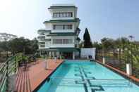 Swimming Pool Sunrise Hill Resort