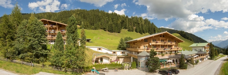 Exterior Mountainclub Hotel Ronach