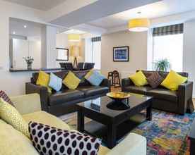 Lobi 4 Inverness City Suites