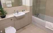 Toilet Kamar 2 Inverness City Suites